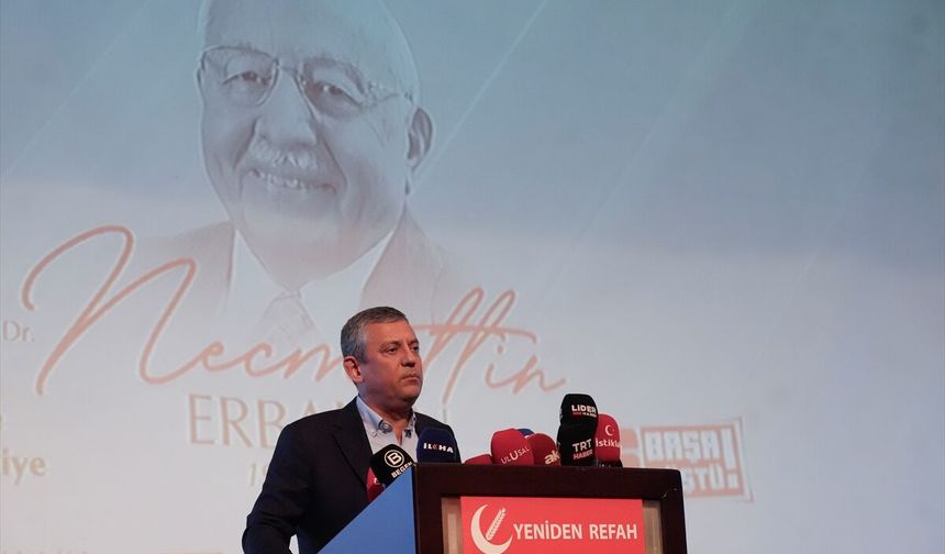 CHP Genel Başkanı Özel, Yeniden Refah Partisinin İstanbul'da düzenlediği iftara katıldı