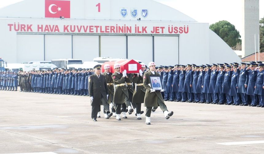 Balıkesir’den acı veda: Şehit pilot memleketine uğurlandı