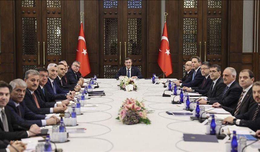 Ekonomi yönetiminden net mesaj: Tedbirler sürecek