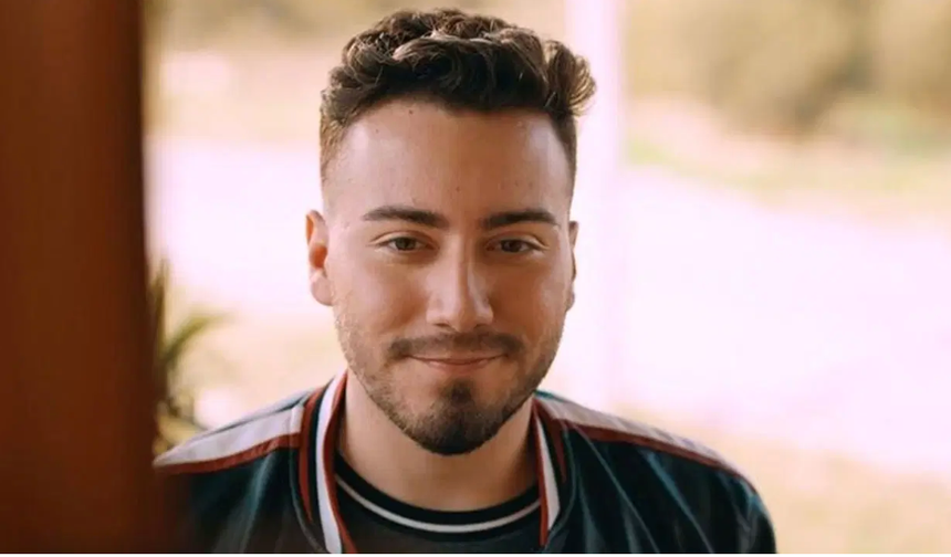 Enes Batur yurt dışı yasağıyla serbest