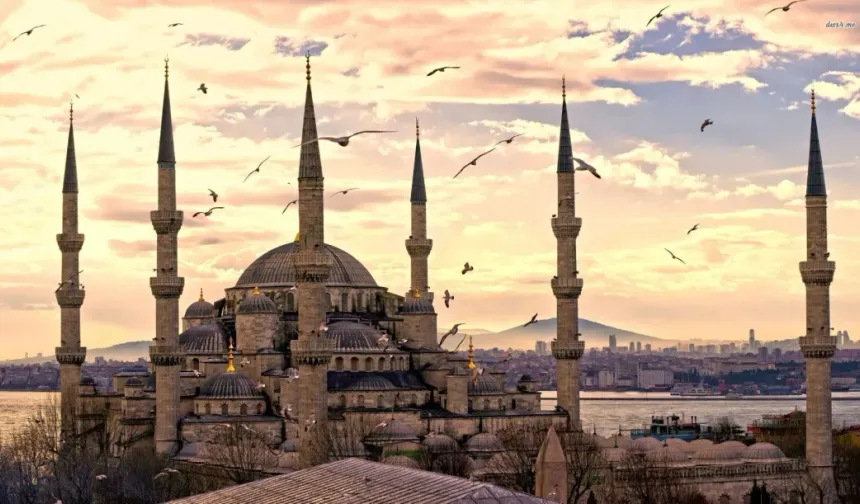 İstanbul’un incileri: Tarihe şahitlik eden Selatin camileri ve hikâyeleri