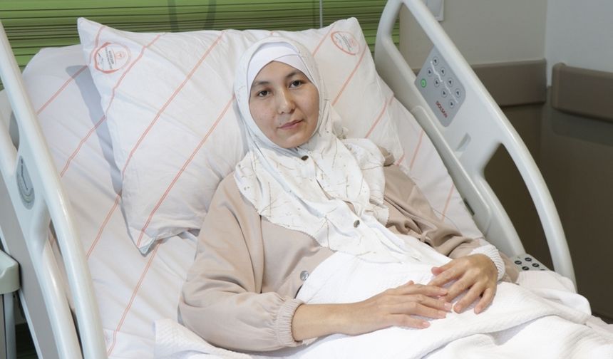 Hemşireler hamile sandı, karnından 45 santimlik kitle çıktı