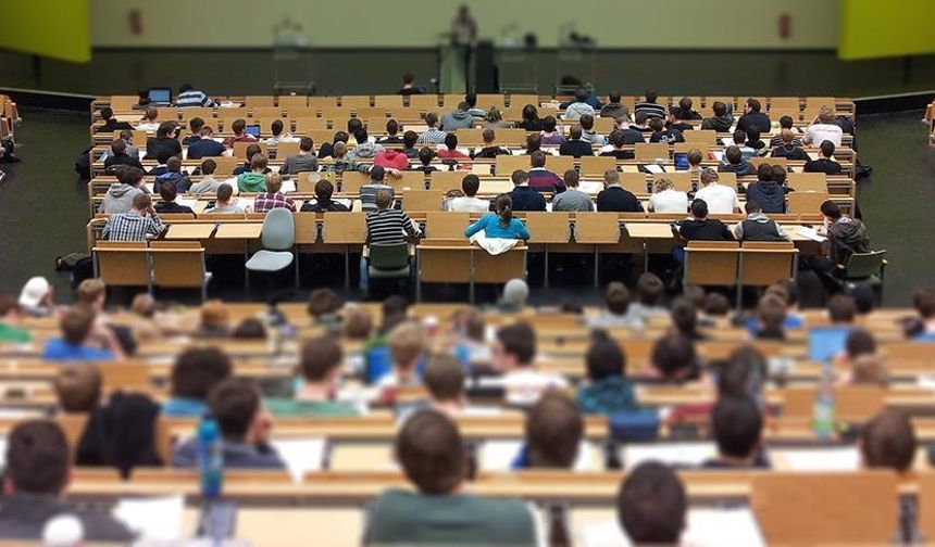 Milyonlarca üniversiteliyi ilgilendiren karar! En az 1 dönem...