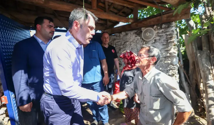 Yangının hüznü sevince döndü:  Murat Kurum Cavit Amca'nın yeni evini paylaştı