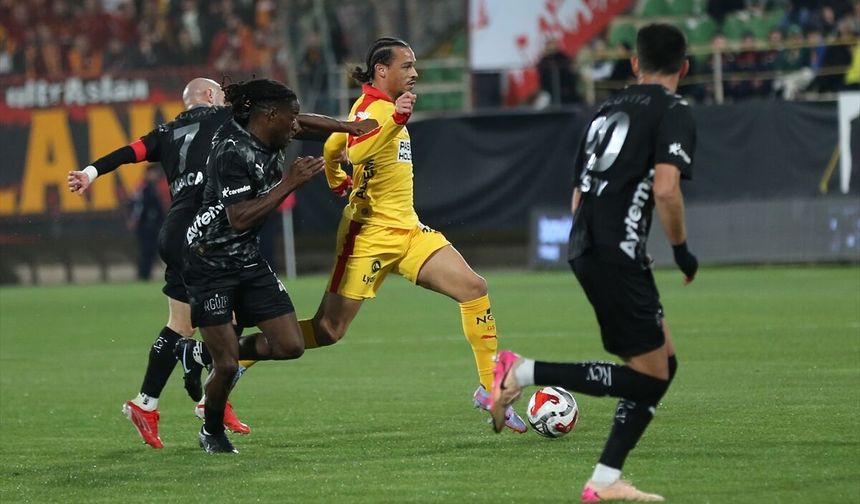 Galatasaray deplasmanda Alanyaspor'u 2-1 mağlup etti!