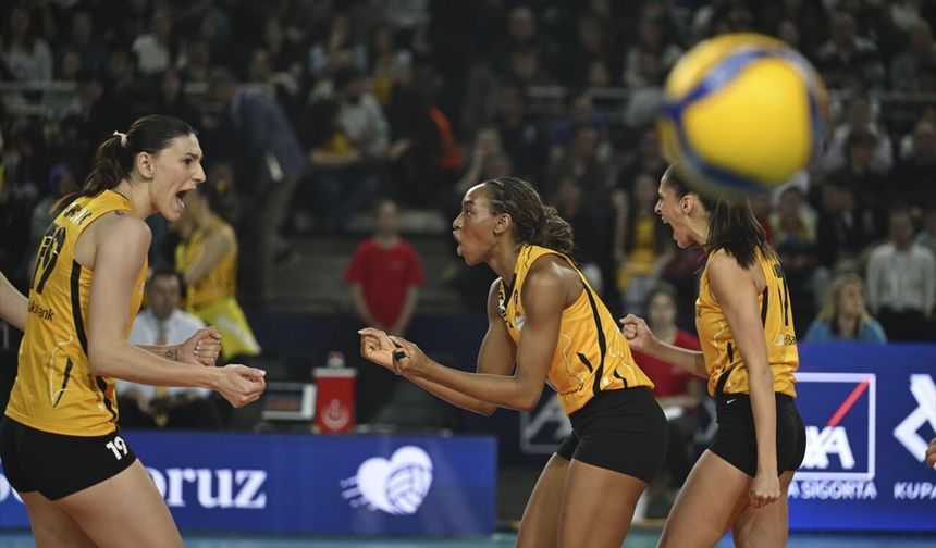 AXA Sigorta Kupa Voley’de şampiyon VakıfBank