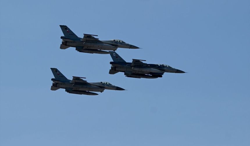 Yerli ve milli güç Edirne'de: Türk savunma sanayi gövde gösterisi yaptı