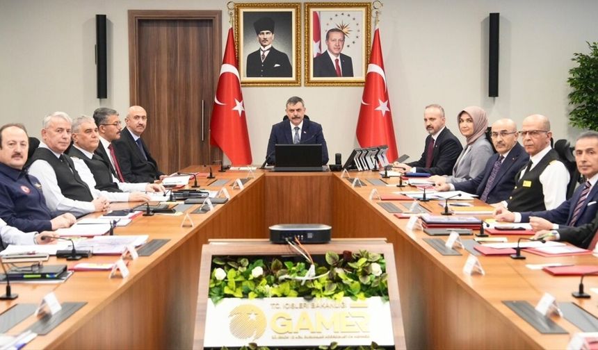 İçişleri Bakanlığı'nda sınır güvenliği toplantısı: İlave tedbirler detaylı olarak değerlendirildi