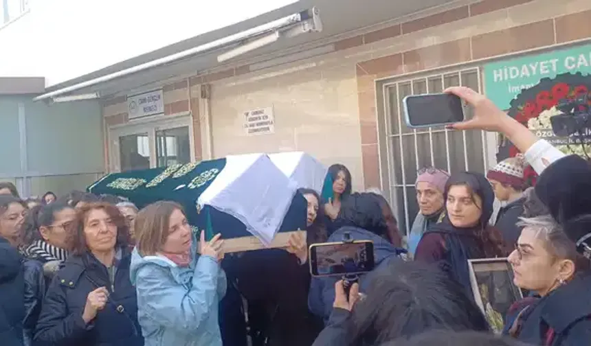 İstismar mağduru anne ve kızının tabutunu kadınlar omuzladı!