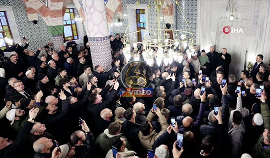 Cumhurbaşkanı Erdoğan bayram namazını memleketi Rize’de kıldı | VİDEO