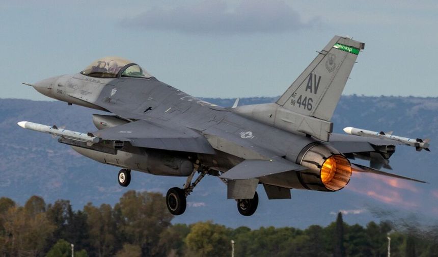 İran'ın ABD'ye ait F-16'yı vurduğu iddia edildi