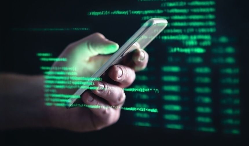 Film gibi dolandırıcılık: Telefon hattını kopyalayıp arkadaşlarından para istendi