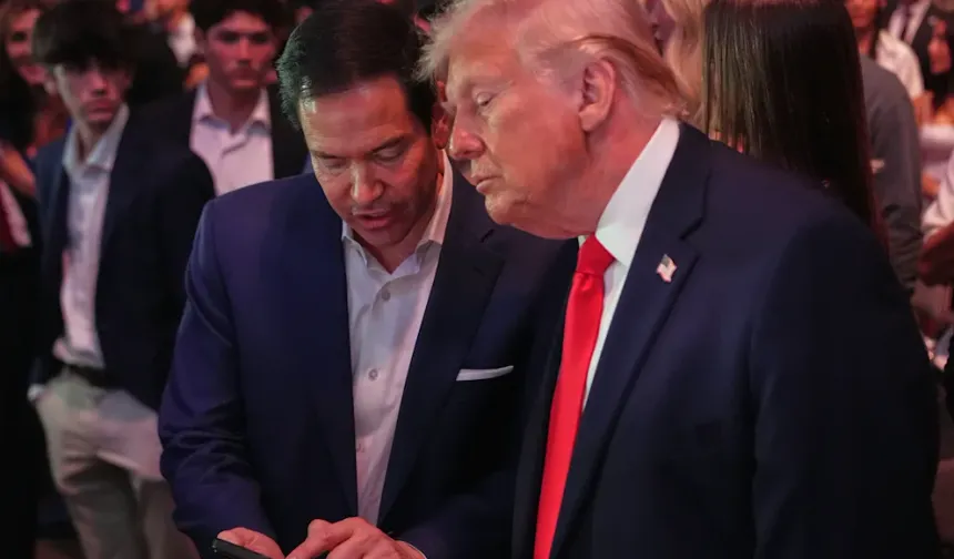 İran ile nükleer pazarlıkta kritik gece: Başkan Yardımcısı masada, Trump boks maçında