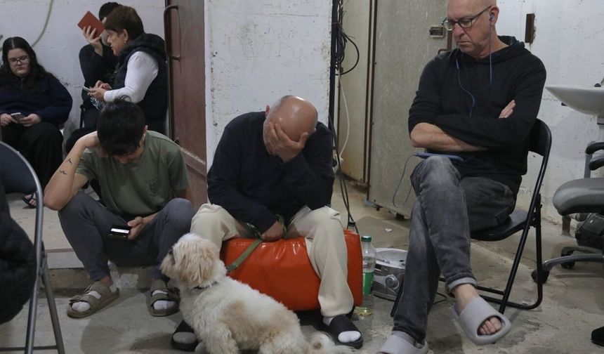 Tel Aviv'de peş peşe füze alarmı: İsrailliler sığınaklara sığındı