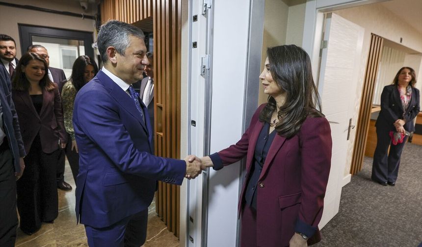 CHP Genel Başkanı Özgür Özel, DEM Parti'yi ziyaret etti
