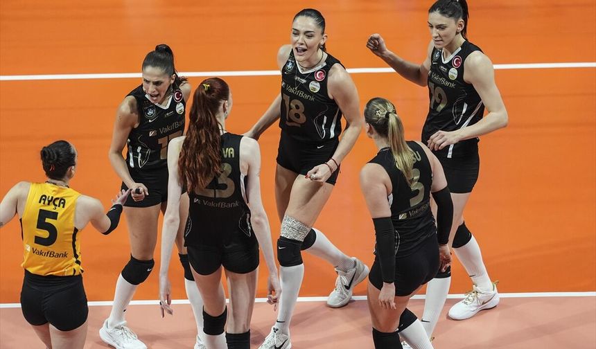 VakıfBank play-off serisinin ilk maçında Fenerbahçe Medicana'yı 3-0'la mağlup etti!