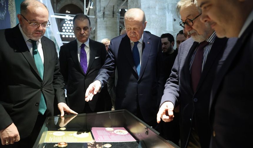 Cumhurbaşkanı Erdoğan, ‘Muhteşem Cep Saatleri Koleksiyonu' sergisini gezdi