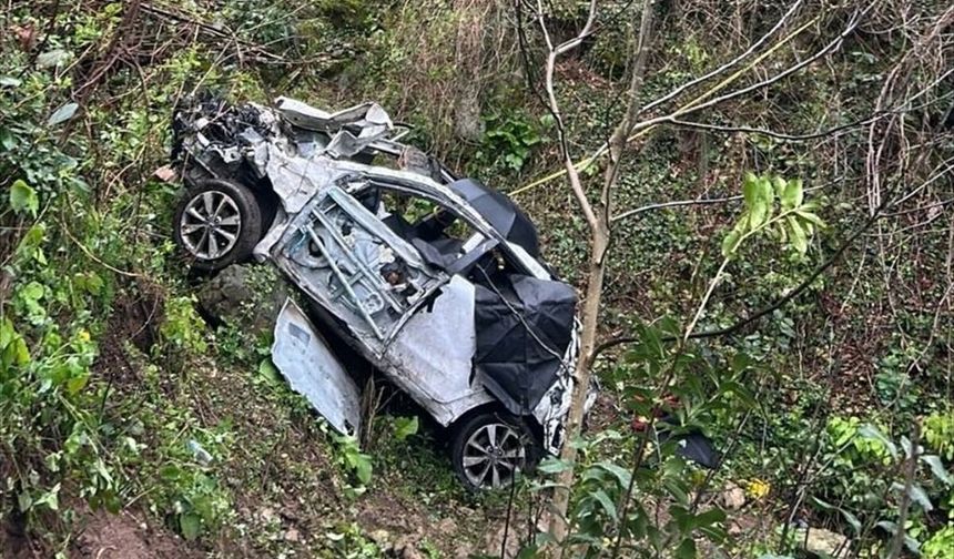 Ordu'da yamaçtan yuvarlanan otomobildeki baba ile kızı öldü