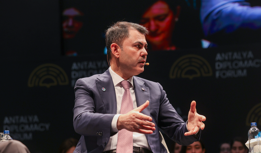 Bakan Kurum Antalya Diplomasi Forumu'nda: Ya kötü gidişata 'dur' diyeceğiz, ya da birer afetzede olarak kayıtlara düşeceğiz