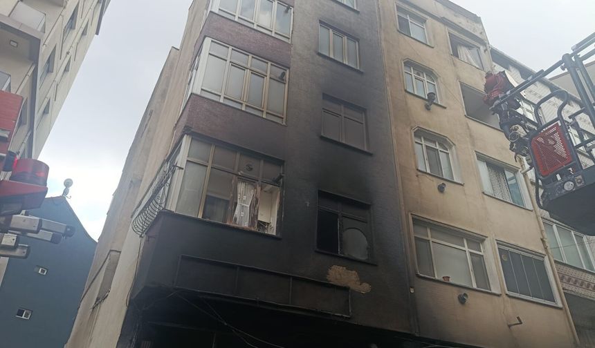 İstanbul'da hurdacı yangını: Mahallede büyük panik