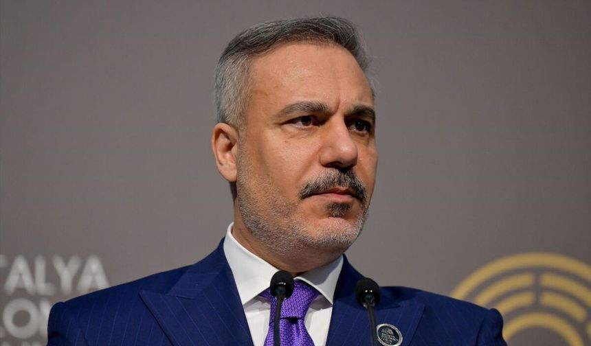 Yunan basınından sert öz eleştiri: Gündemleri "Hakan Fidan"!