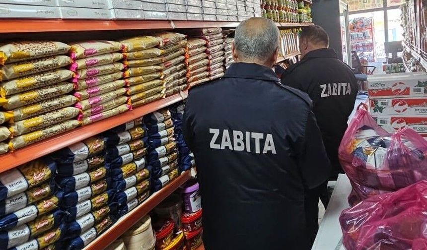 Mersin'de son tüketim tarihi geçmiş 230 gıda ürününe zabıta ekipleri el koydu