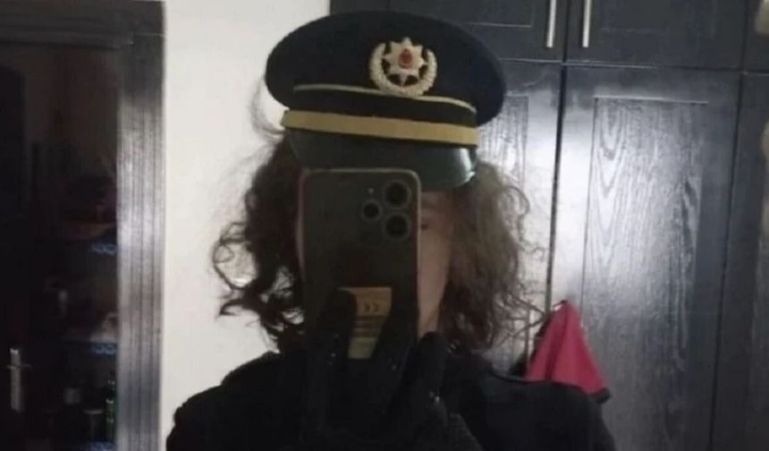 Ookul saldırganının polis eşyalarıyla çekilmiş fotoğrafları ortaya çıktı