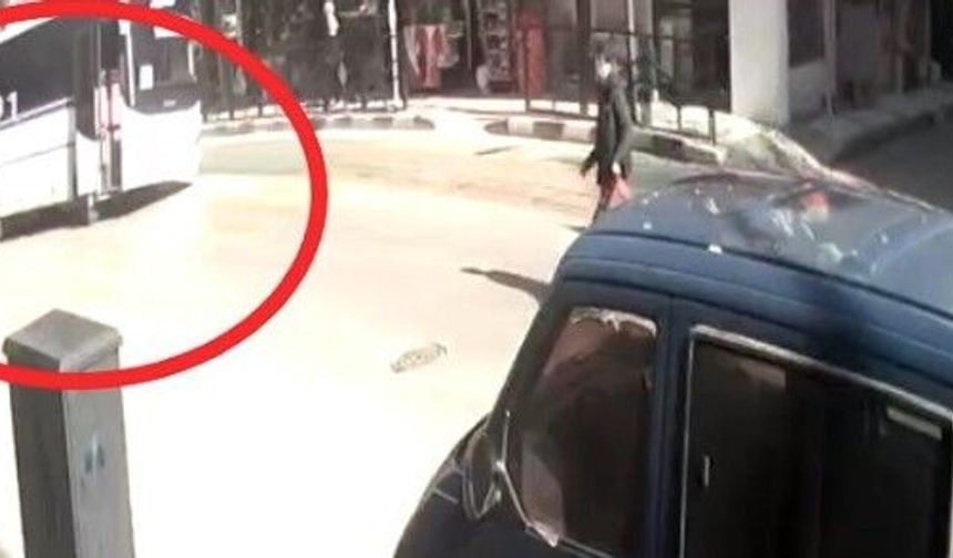 Manisa'da korkutan anlar! Tamir etmek için altına girdiği minibüsün altında kaldı