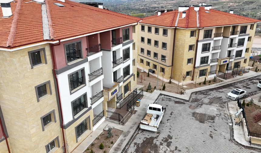 Nevşehir'de TOKİ konutları hak sahiplerine verildi