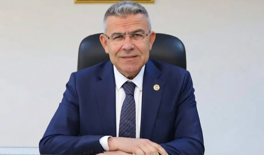 Adı yasak aşk iddialarına karışan belediye başkanı ihracını istedi