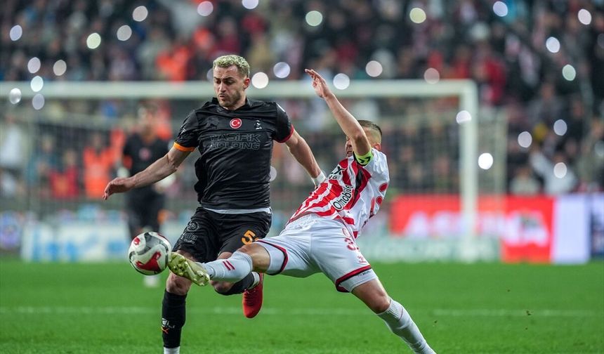 Galatasaray Samsunspor deplasmanından mutsuz ayrıldı: 4-1