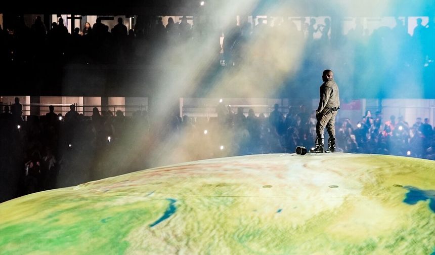 Kanye West İstanbul'u salladı: 118 bin kişilik dev konserde tarihi gece