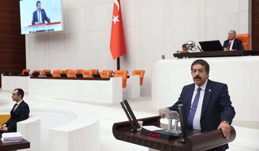 AK Partili Fırat’tan sokak köpekleri için “Erzurum Modeli” çağrısı