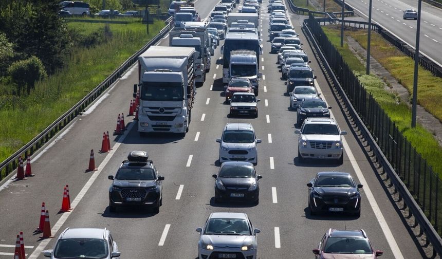 Bayram dönüşü çilesi! Bolu ve Düzce’de trafik durma noktasına geldi