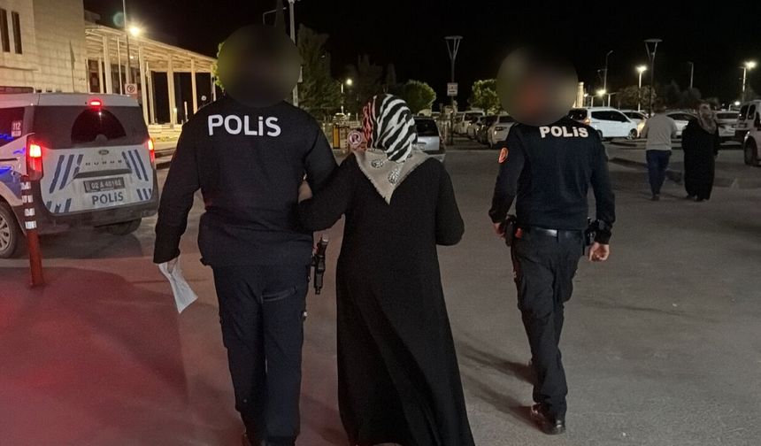 Bu nasıl evlat! 80 yaşındaki annesine şiddet uyguladı!