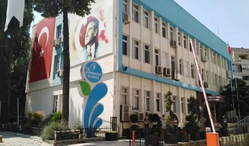Denizli Merkezefendi Belediyesi'ne operasyon: Başkan yardımcısı dahil 13 kişi gözaltında!