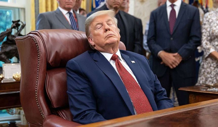 Trump’tan "fırtına öncesi sessizlik" paylaşımı