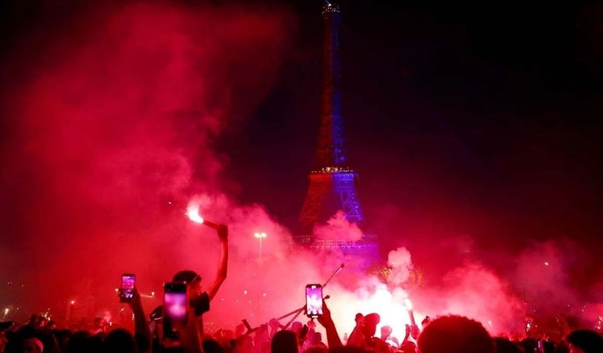 PSG Şampiyonlar Ligi'ni kazandı, Paris karıştı! Onlarca taraftara gözaltı