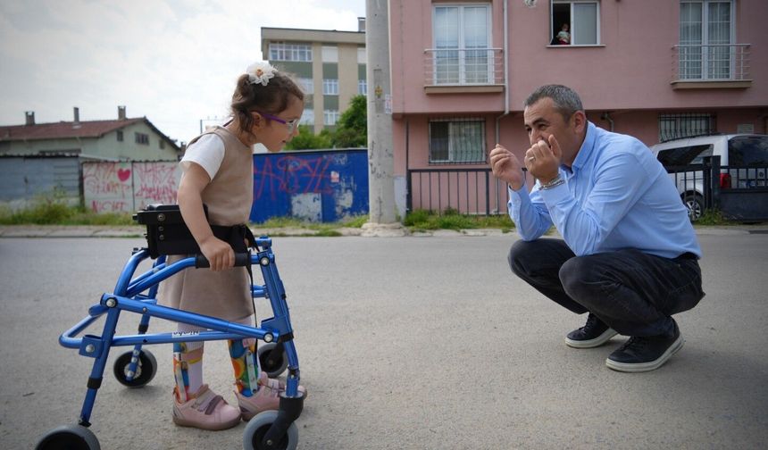 "Ben de koşacağım" dedi: Babası su borularından yürüme bariyeri kurdu