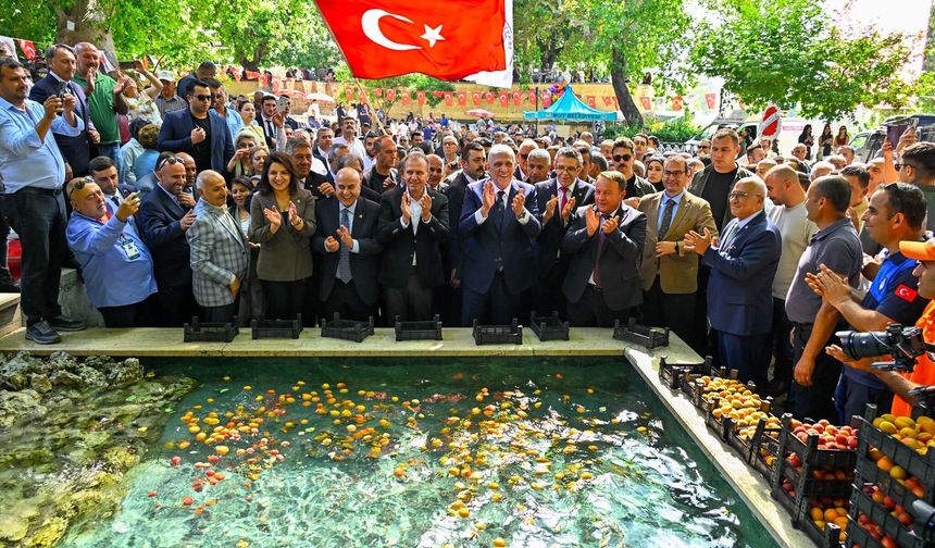 İYİ Parti lideri Dervişoğlu'na Mut'ta yoğun ilgi