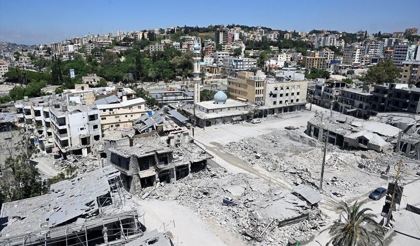 Zirve sürerken masaya bomba düştü: İsrail, Lübnan'ı vurdu