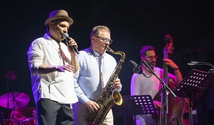 Caz Festivali'nde "Kenan Doğulu" rüzgarı