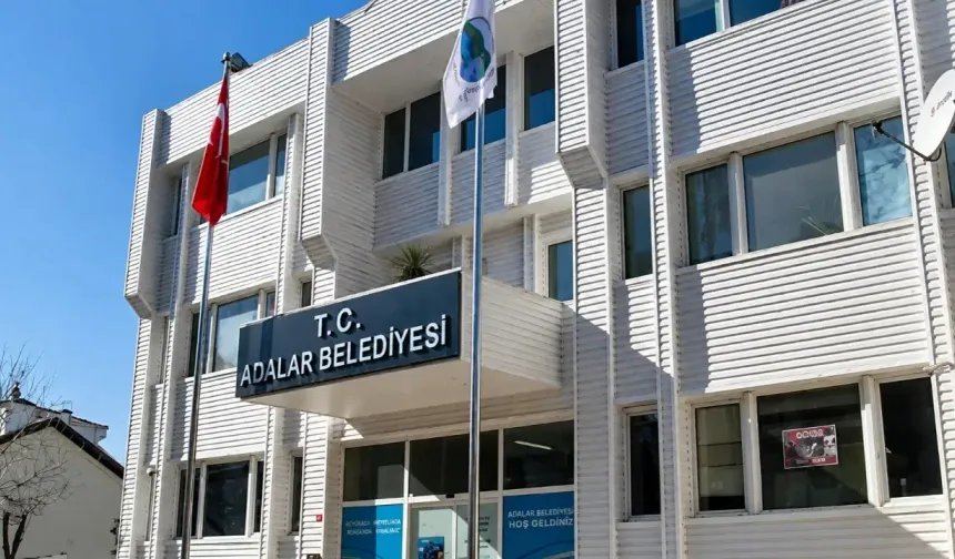 Adalar Belediyesi'nde başkanvekili seçimi: CHP'li Medine Pamuk göreve geldi