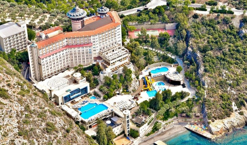 Kuşadası'nın simge oteli Ladonia Hotels Adakule konkordato ilan etti