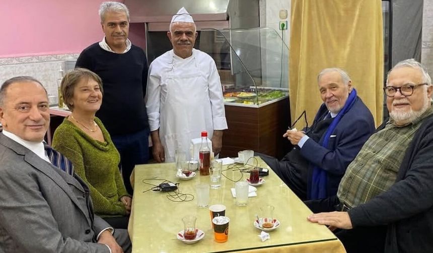 Celal Şengör'e köfteci ziyaretinde büyük şok!