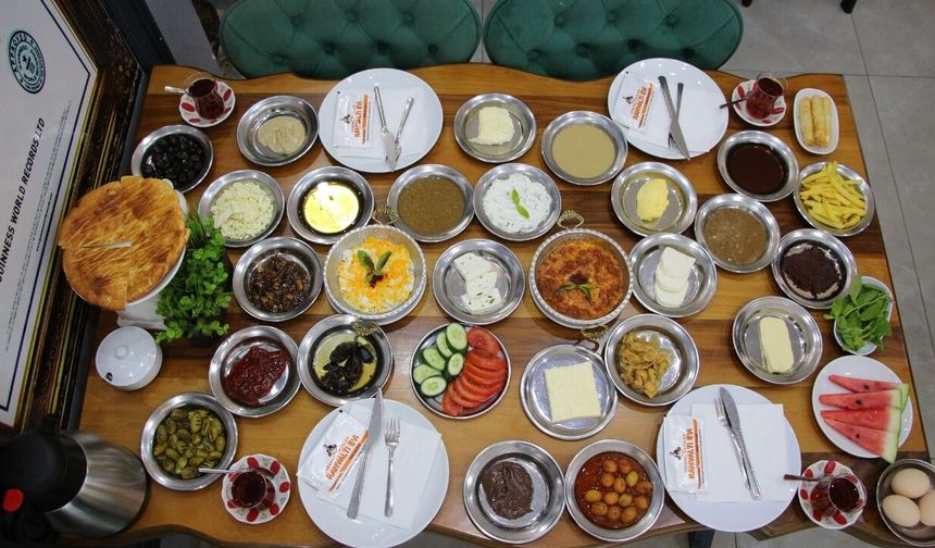 Dünyaya adını duyuran Van kahvaltısı yeniden gündemde