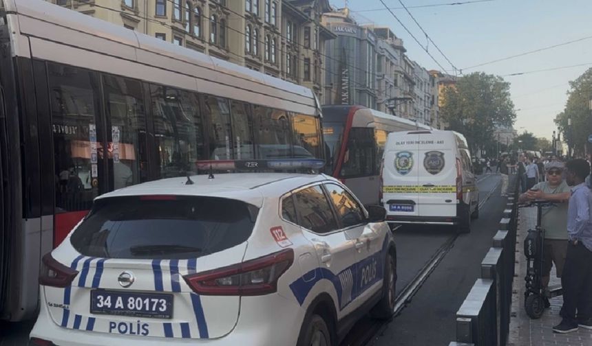 Laleli'de 6 yaşındaki çocuk tramvayın altında kaldı