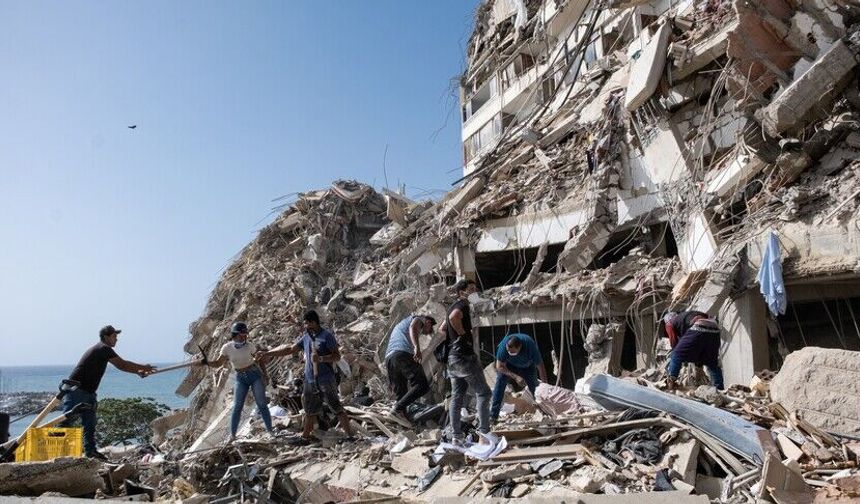 Venezuela'da deprem sonrası zamanla yarış! Binlerce kişi yollara düştü