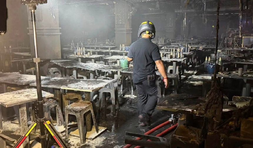 Eğlence felakete dönüştü: Bangkok'ta bar alevlere teslim oldu