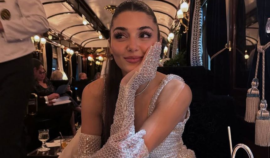 Hande Erçel Paris’te ortaya çıktı! Derin yırtmaçlı elbisesiyle dikkat çekti